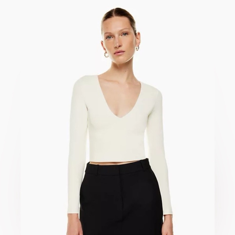 Babaton contour V-Neck Long Sleeve Top